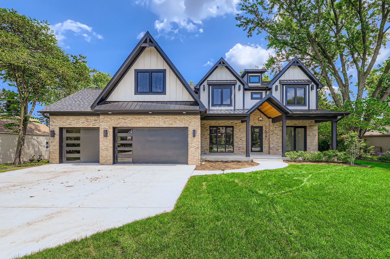 1627 N Evergreen Avenue, Arlington Heights, IL 60004
