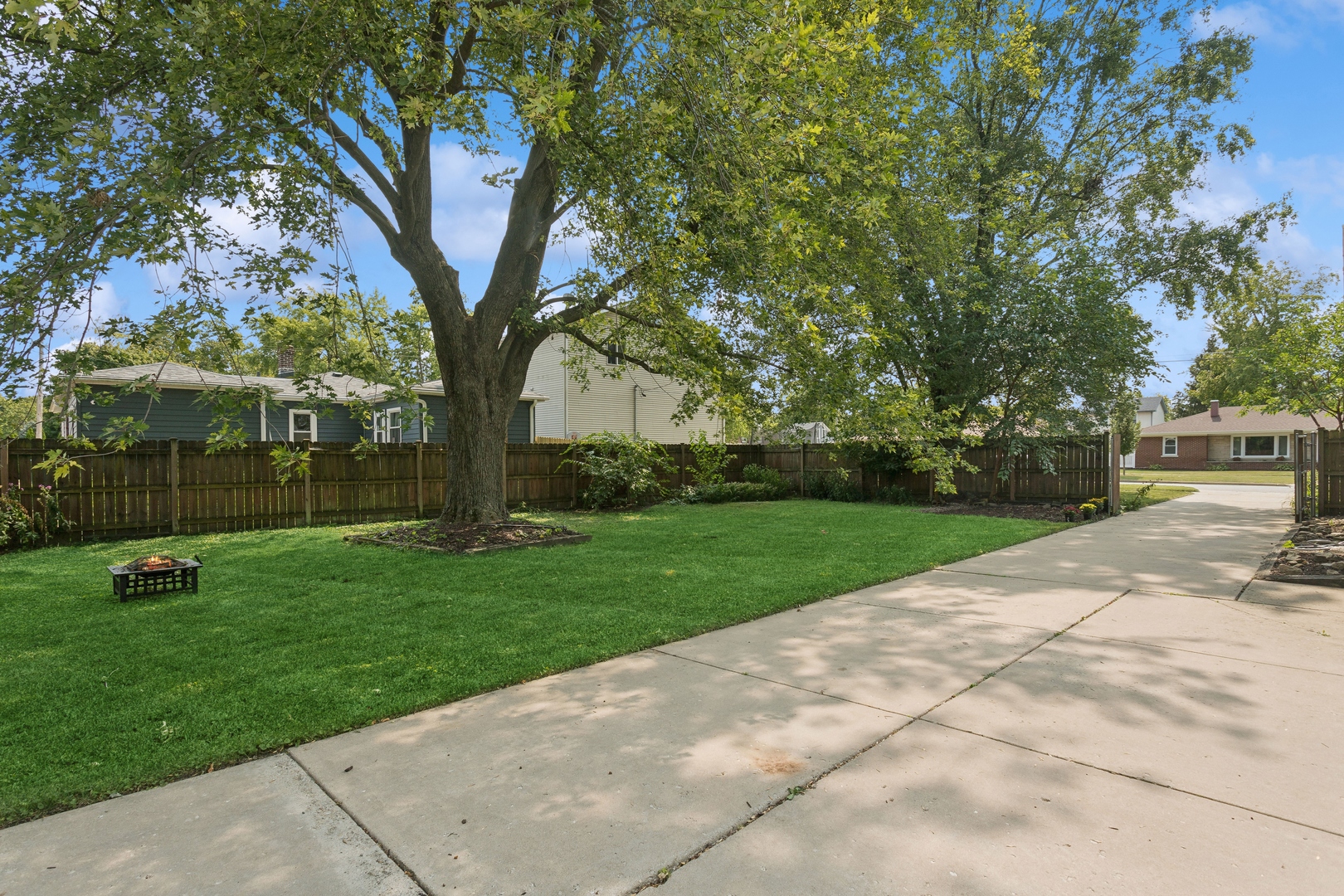 318 E 2nd Street, Lockport, IL 60441