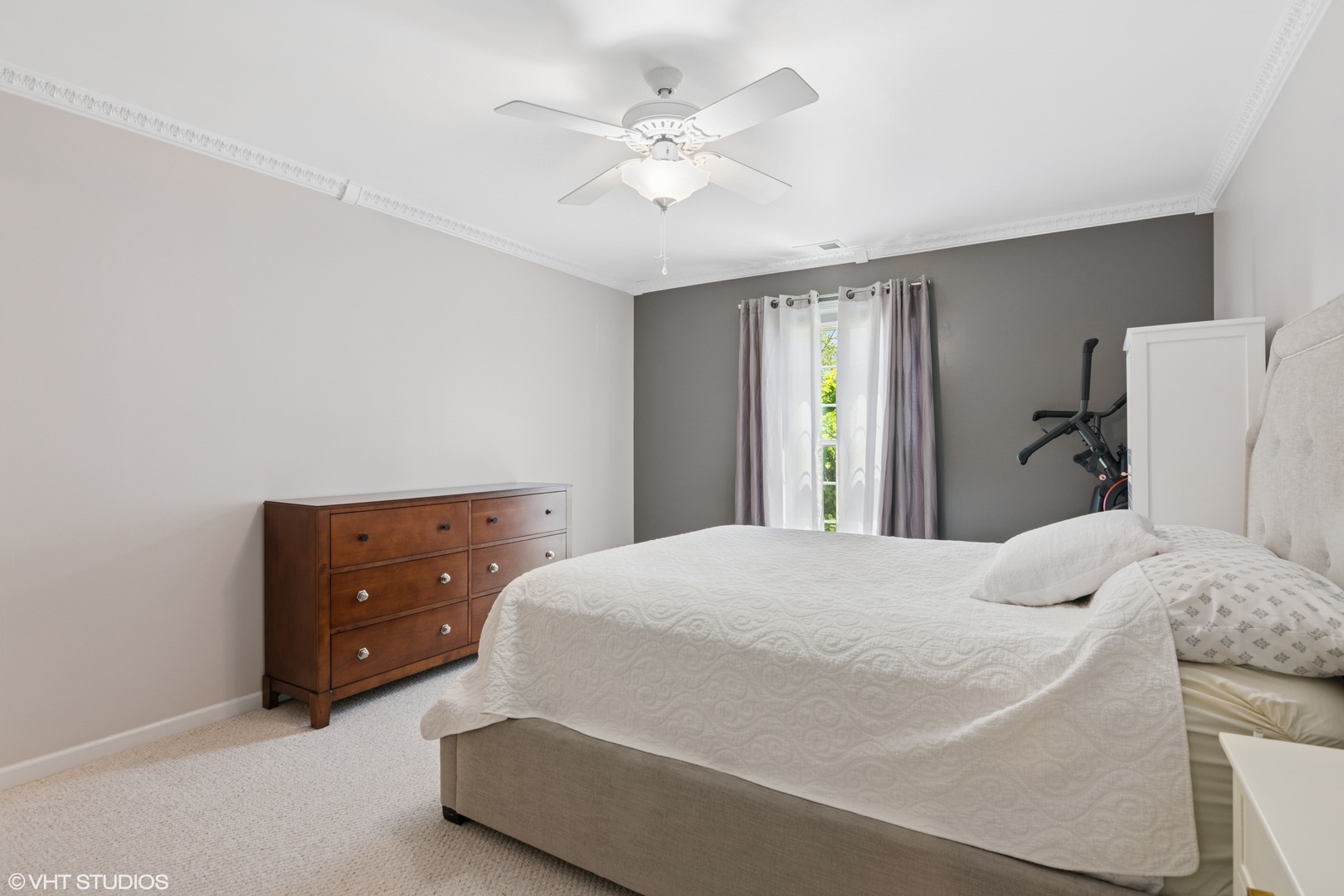 2327 Worthing Drive #202D, Naperville, IL 60565