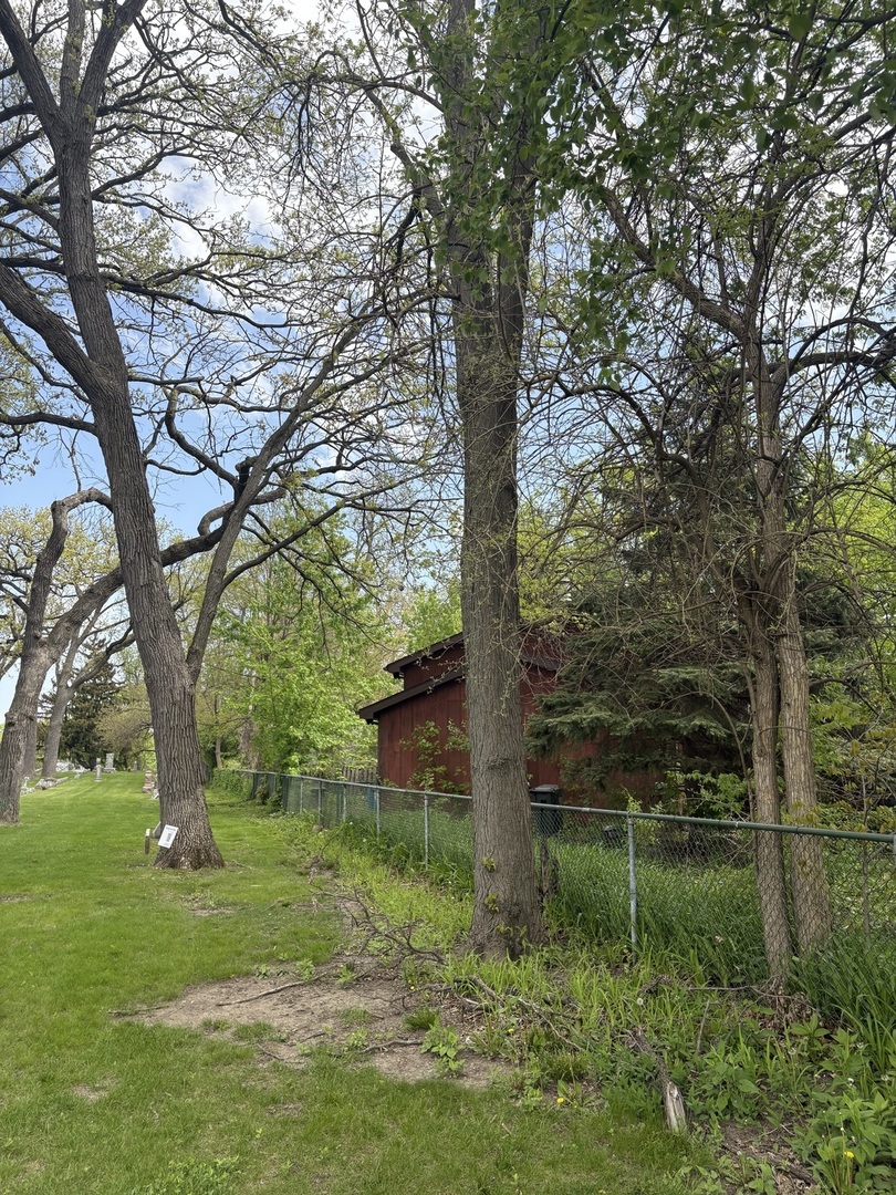212 N Oakwood Avenue, West Chicago, IL 60185
