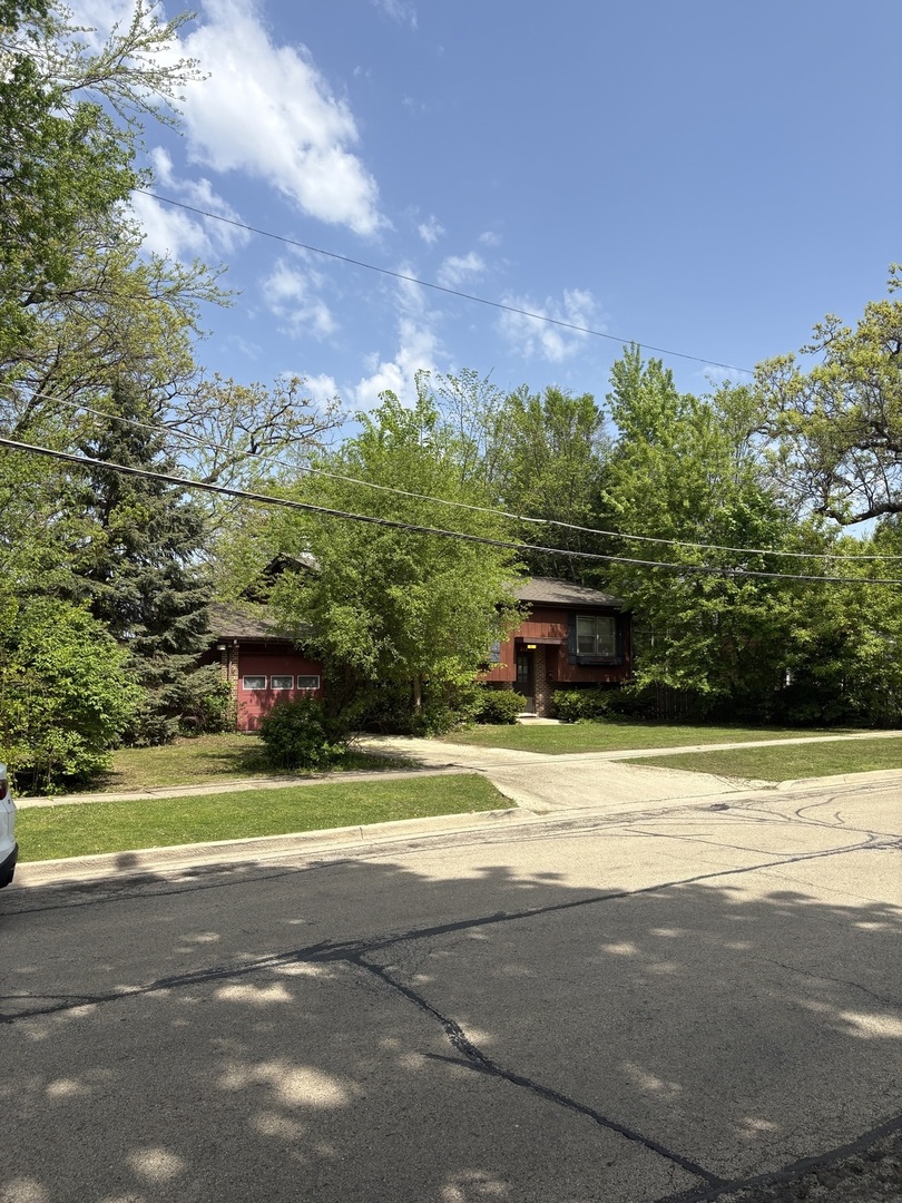 212 N Oakwood Avenue, West Chicago, IL 60185