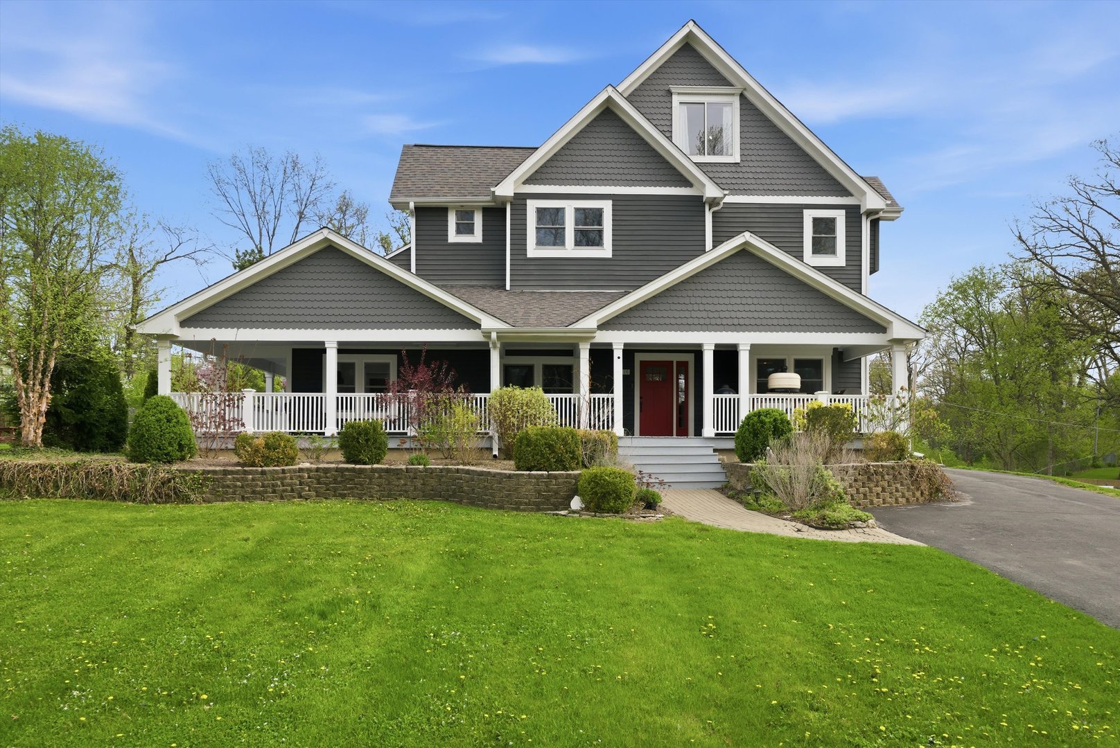 816 W FLORENCE Street, McHenry, IL 60051