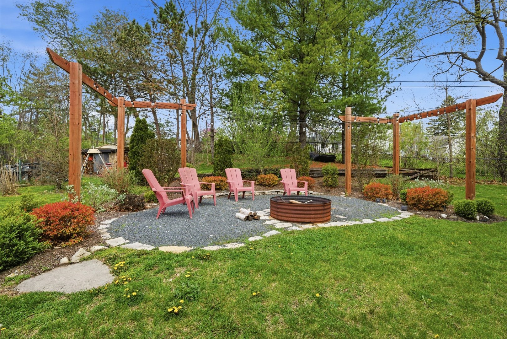 816 W FLORENCE Street, McHenry, IL 60051