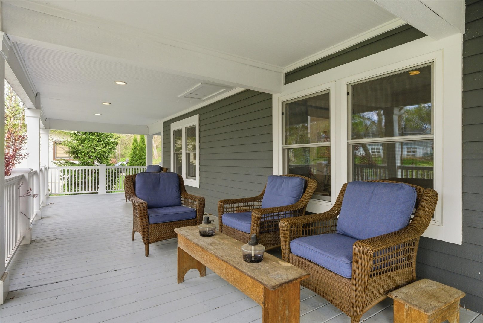 816 W FLORENCE Street, McHenry, IL 60051