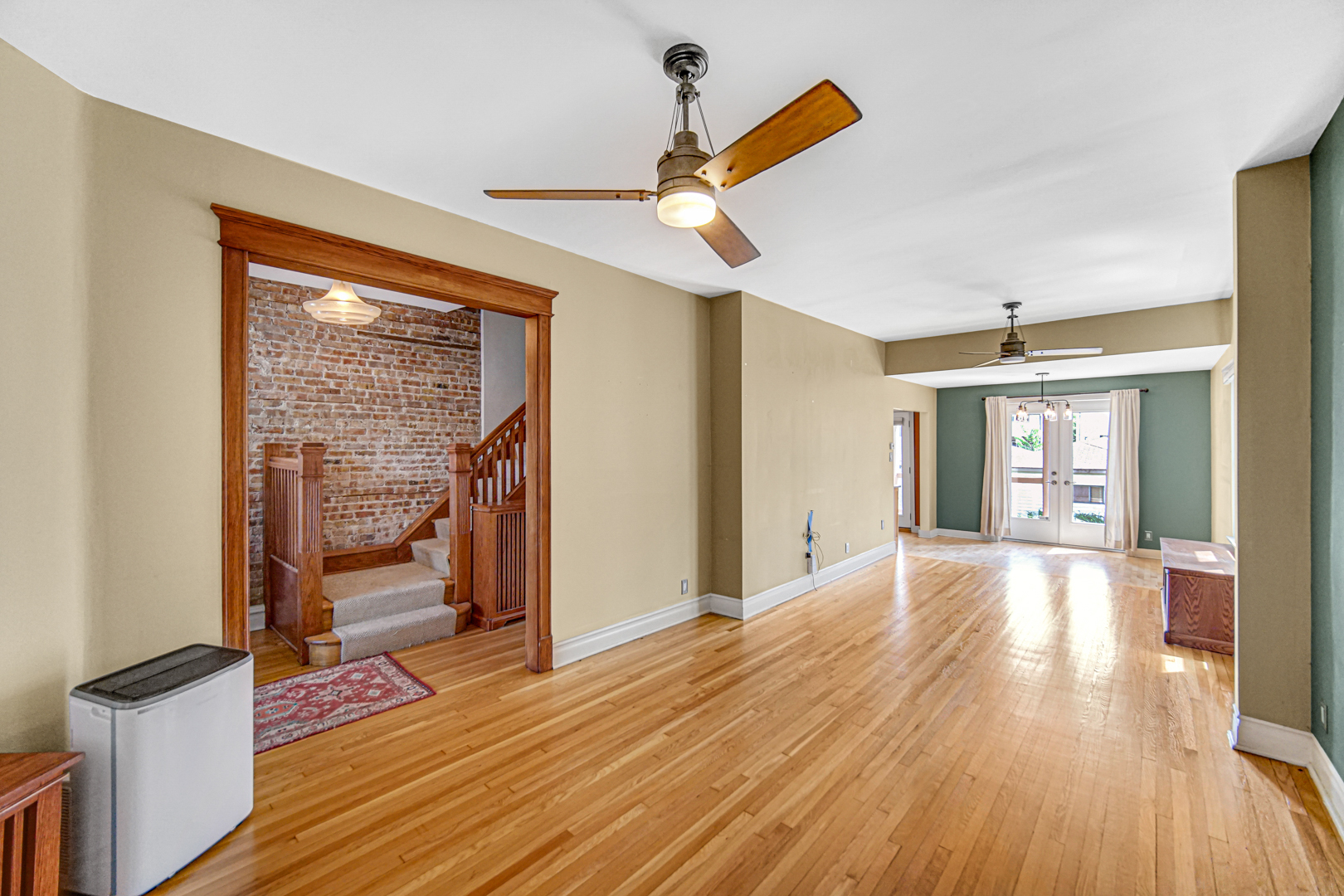1044 S East Avenue, Oak Park, IL 60304