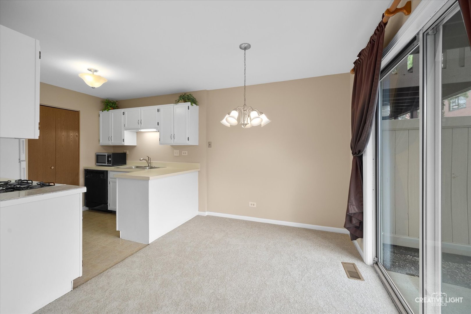 753 Candleridge Court #C1, Bartlett, IL 60103