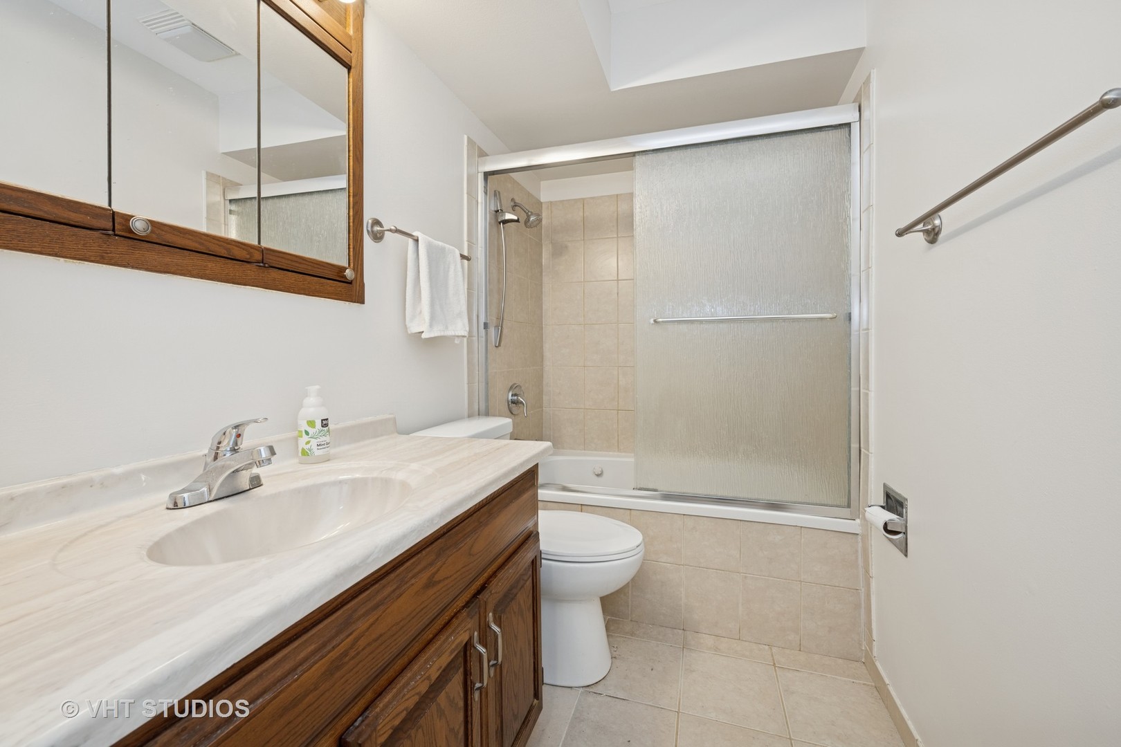 1825 W SPRING RIDGE Drive, Arlington Heights, IL 60004