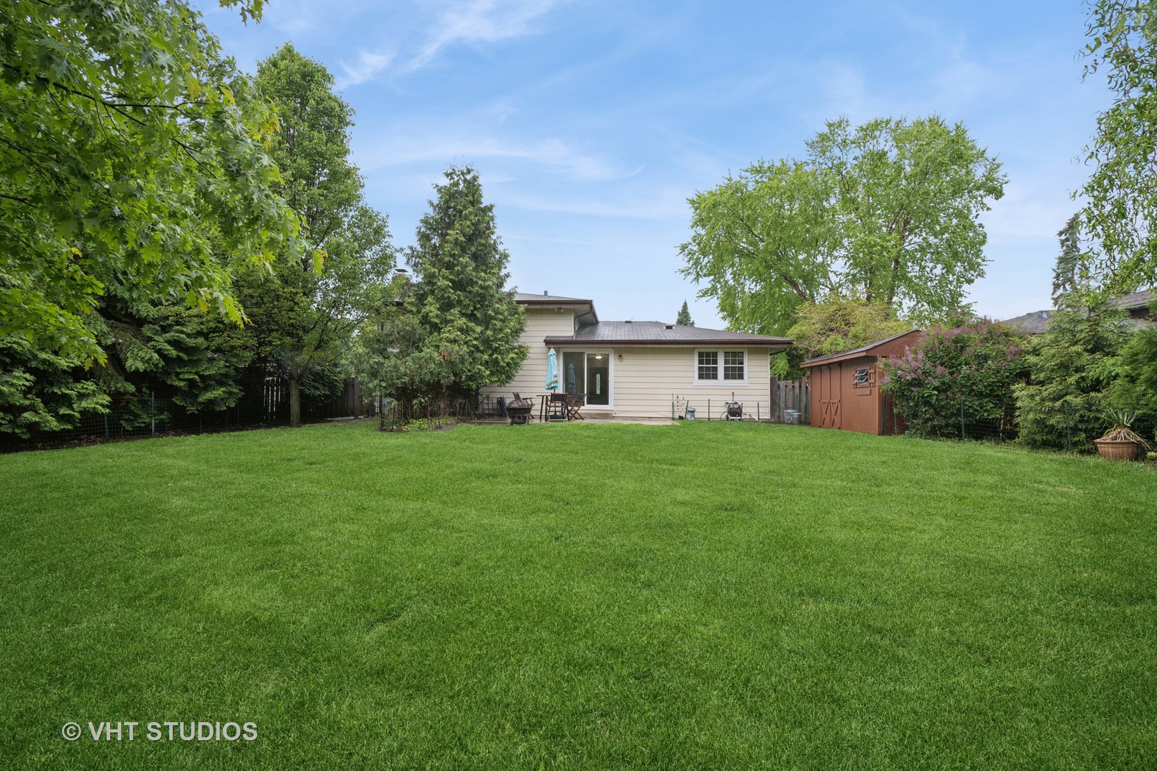 1825 W SPRING RIDGE Drive, Arlington Heights, IL 60004