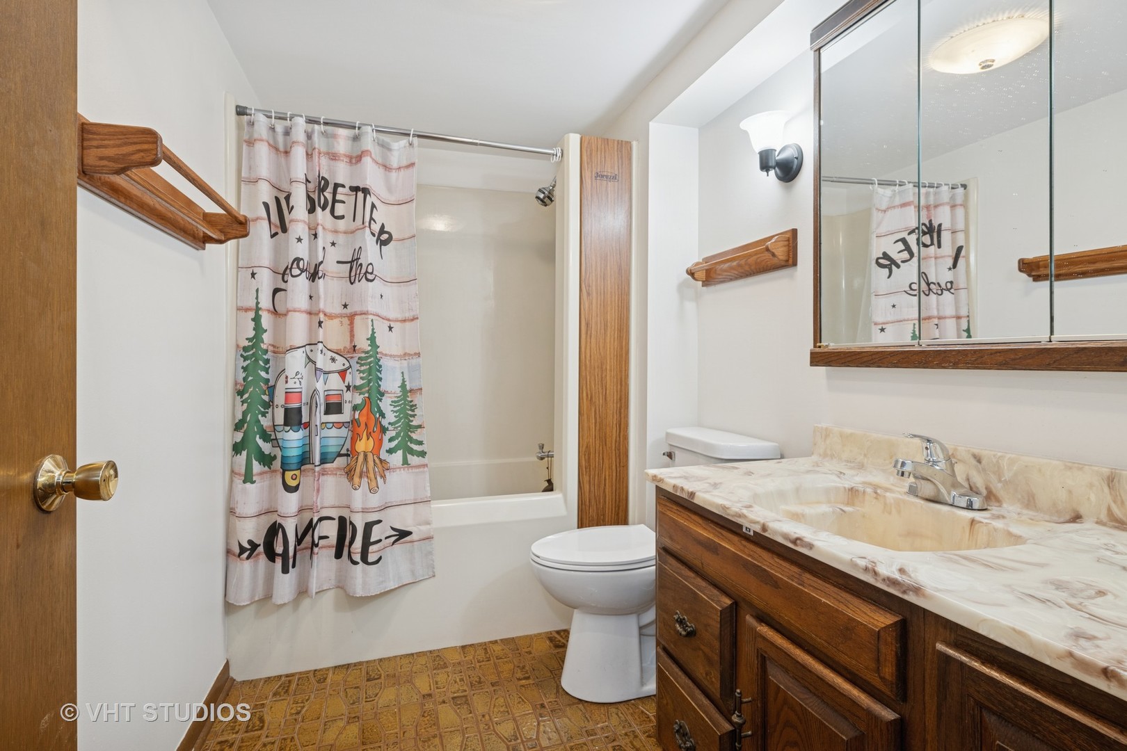 1825 W SPRING RIDGE Drive, Arlington Heights, IL 60004