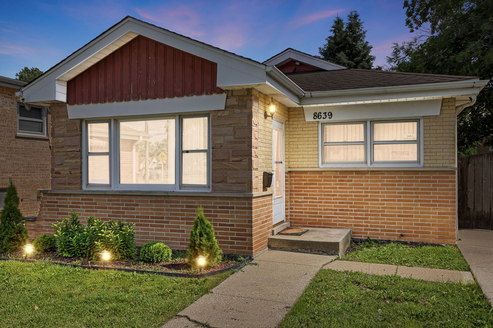 8639 Plainfield Road, Lyons, IL 60534