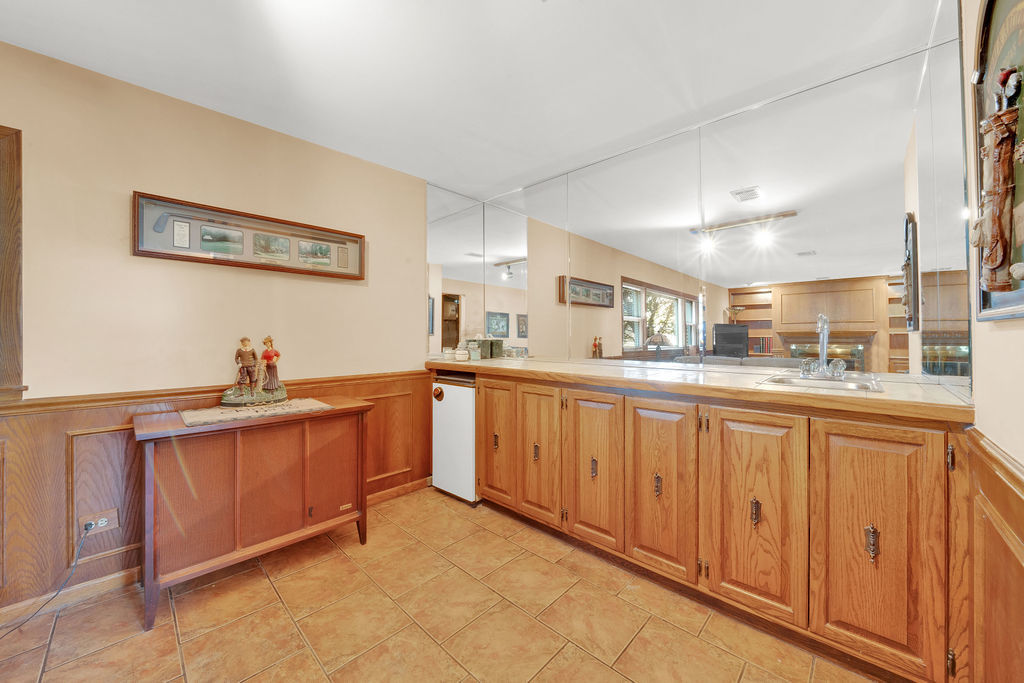 6611 W 85th Street, Burbank, IL 60459