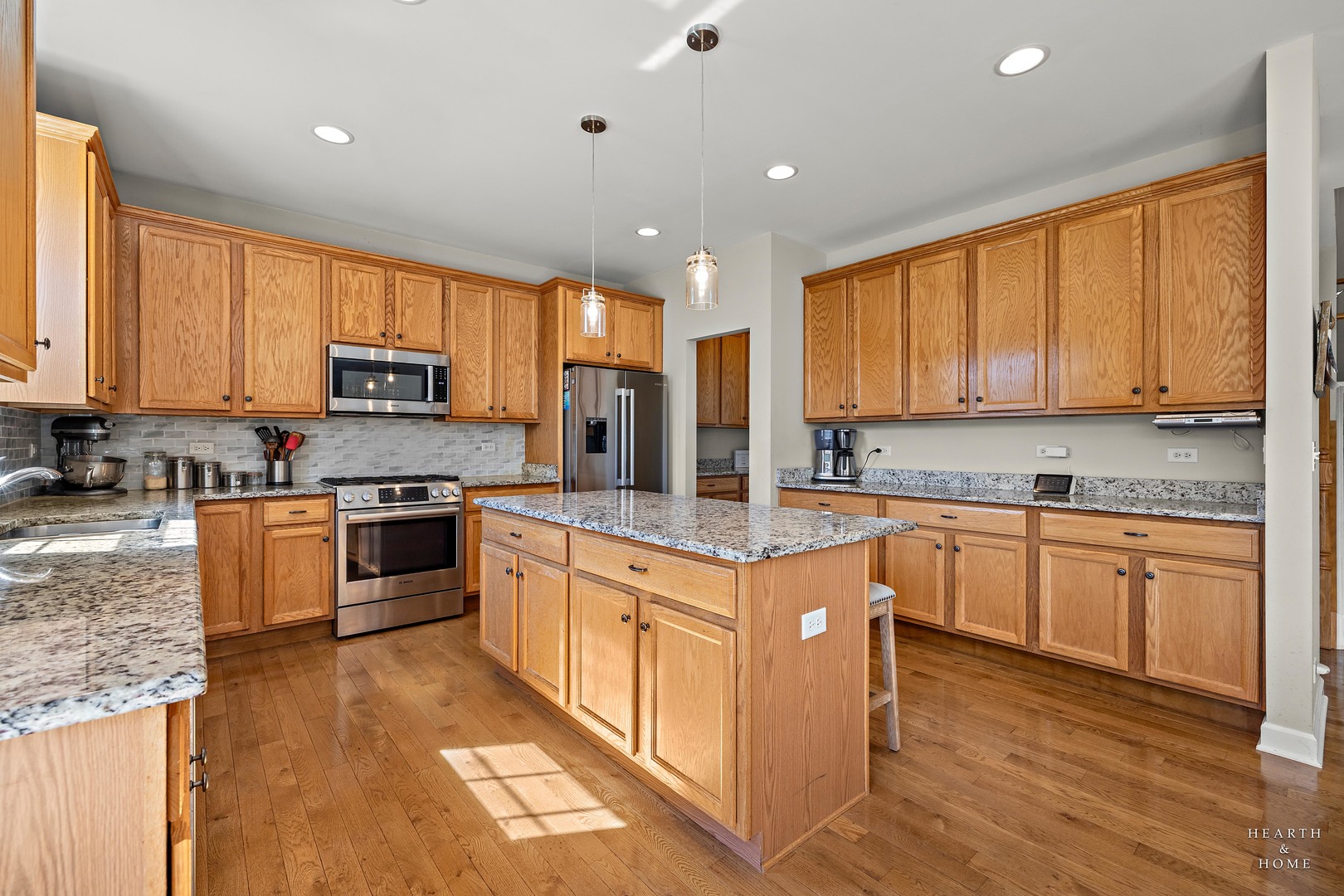 2360 Savanna Drive, Wauconda, IL 60084