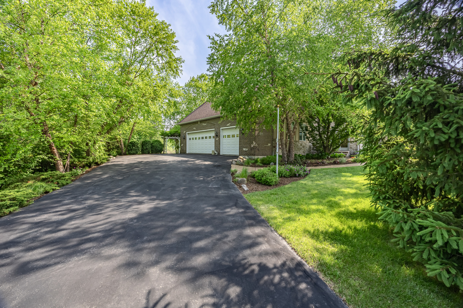 660 Birch Hollow Drive, Antioch, IL 60002
