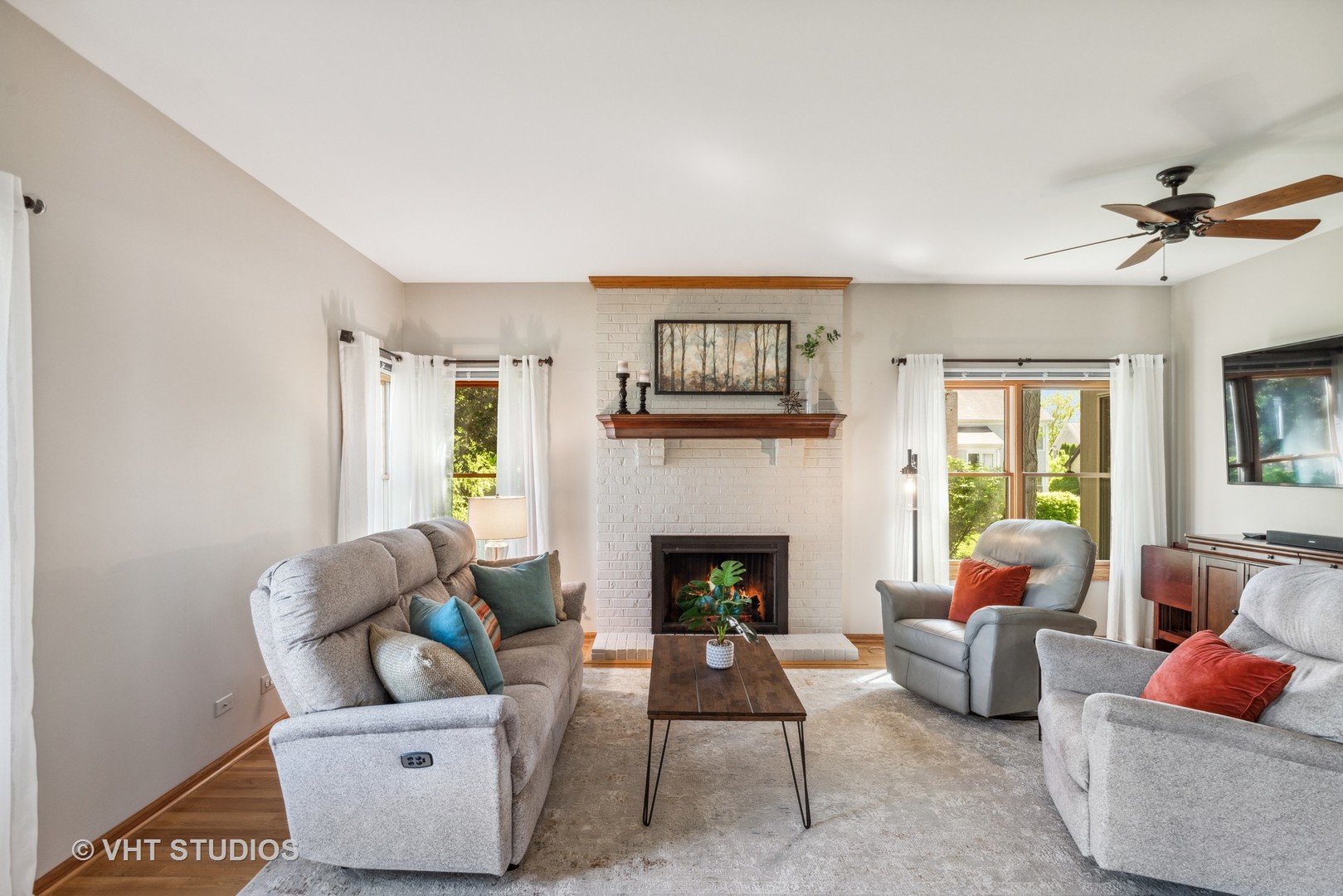 551 Salceda Lane, Mundelein, IL 60060