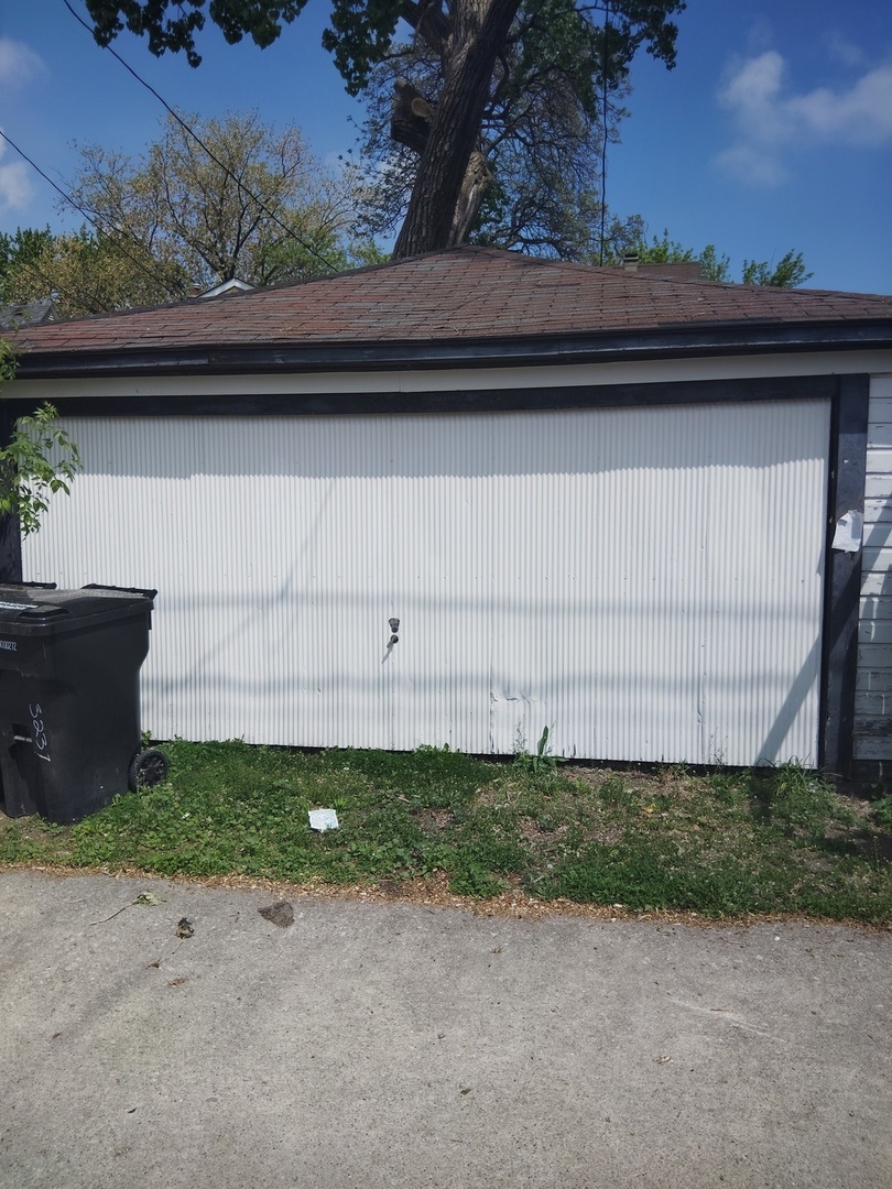 3237 W 64th Place, Chicago, IL 60629