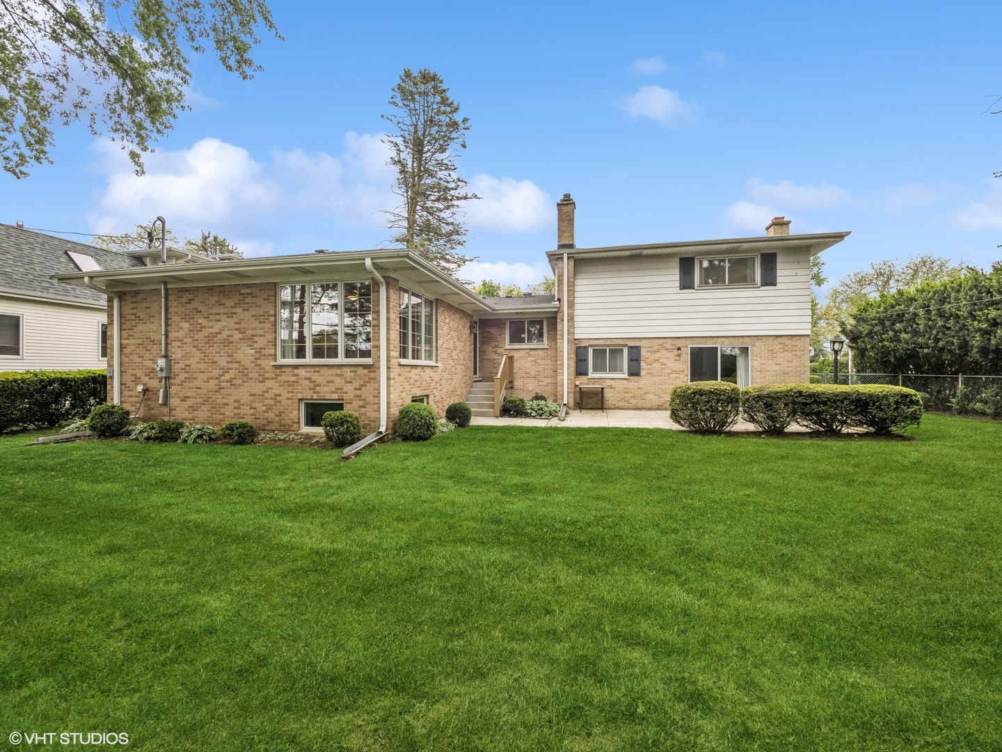 1304 E Campbell Street, Arlington Heights, IL 60004