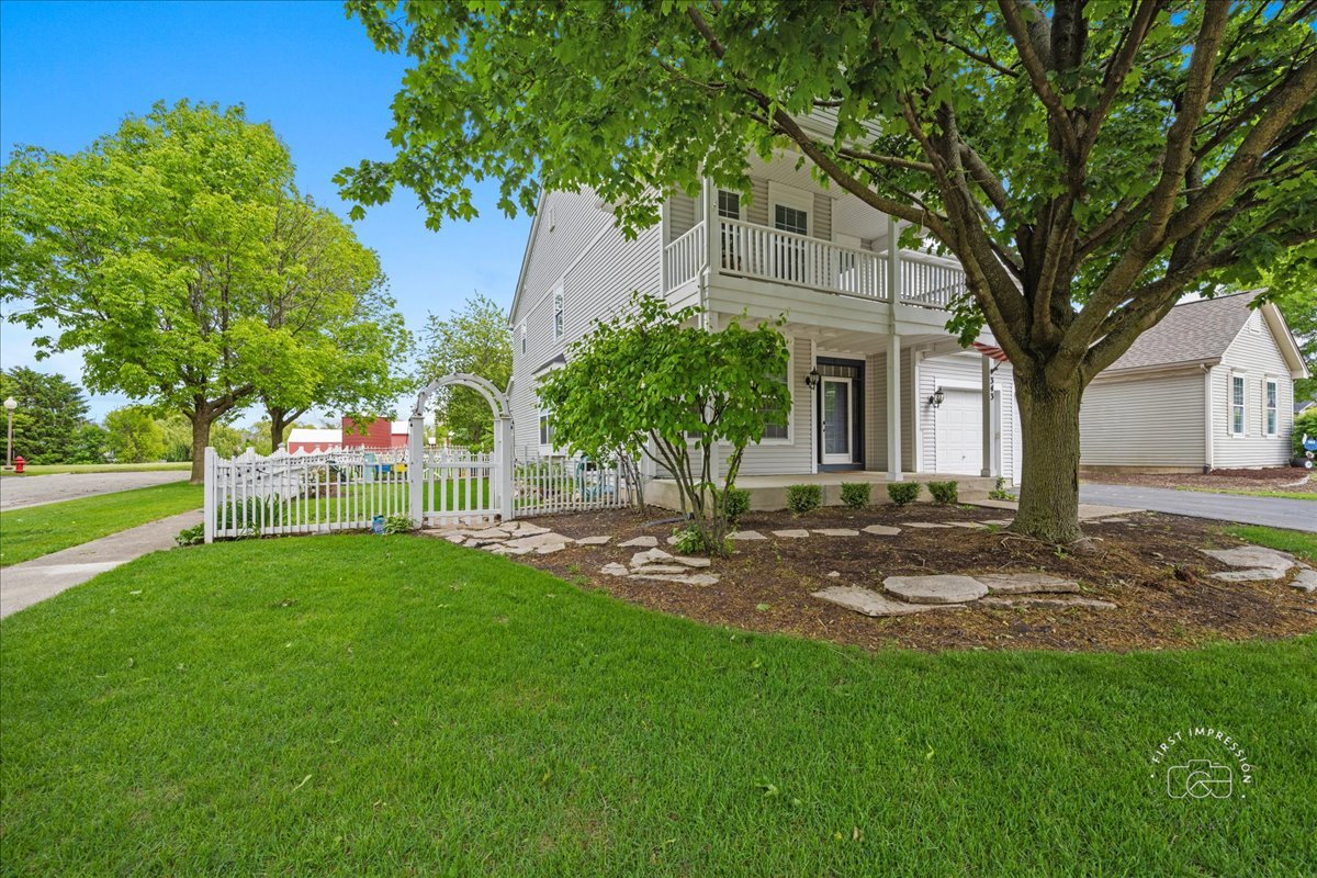 343 Diane Court, Geneva, IL 60134