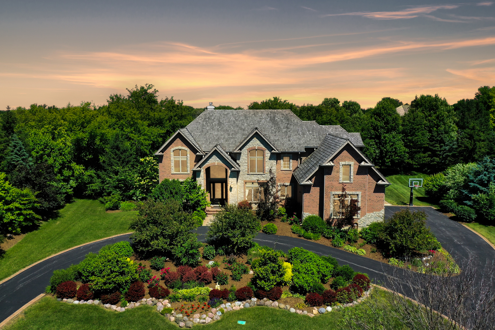 1410 W Newcastle Court, Inverness, IL 60010