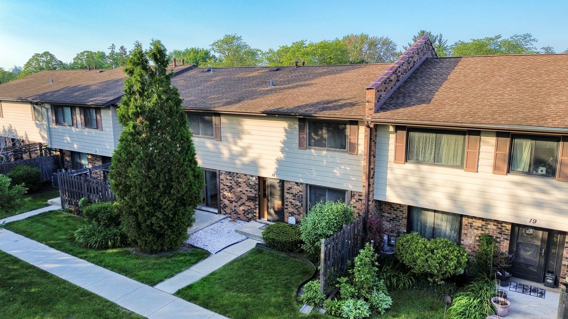 18 Winthrop Court, Downers Grove, IL 60516