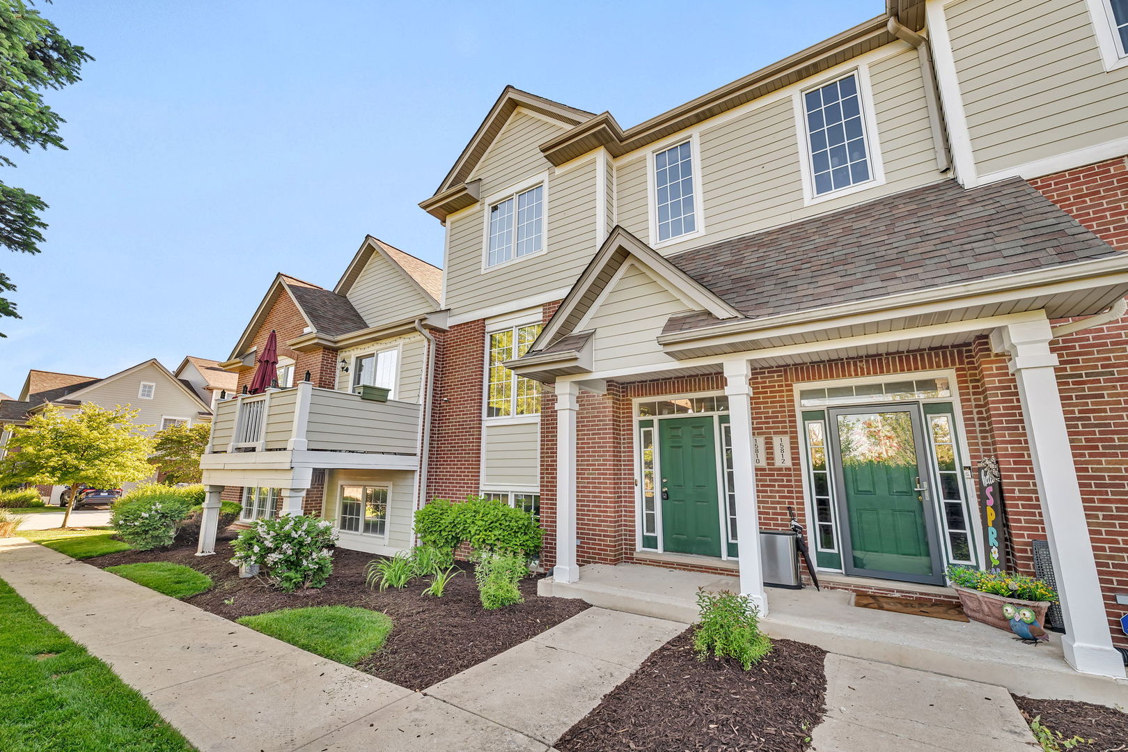 15810 Scotsglen Road, Orland Park, IL 60462
