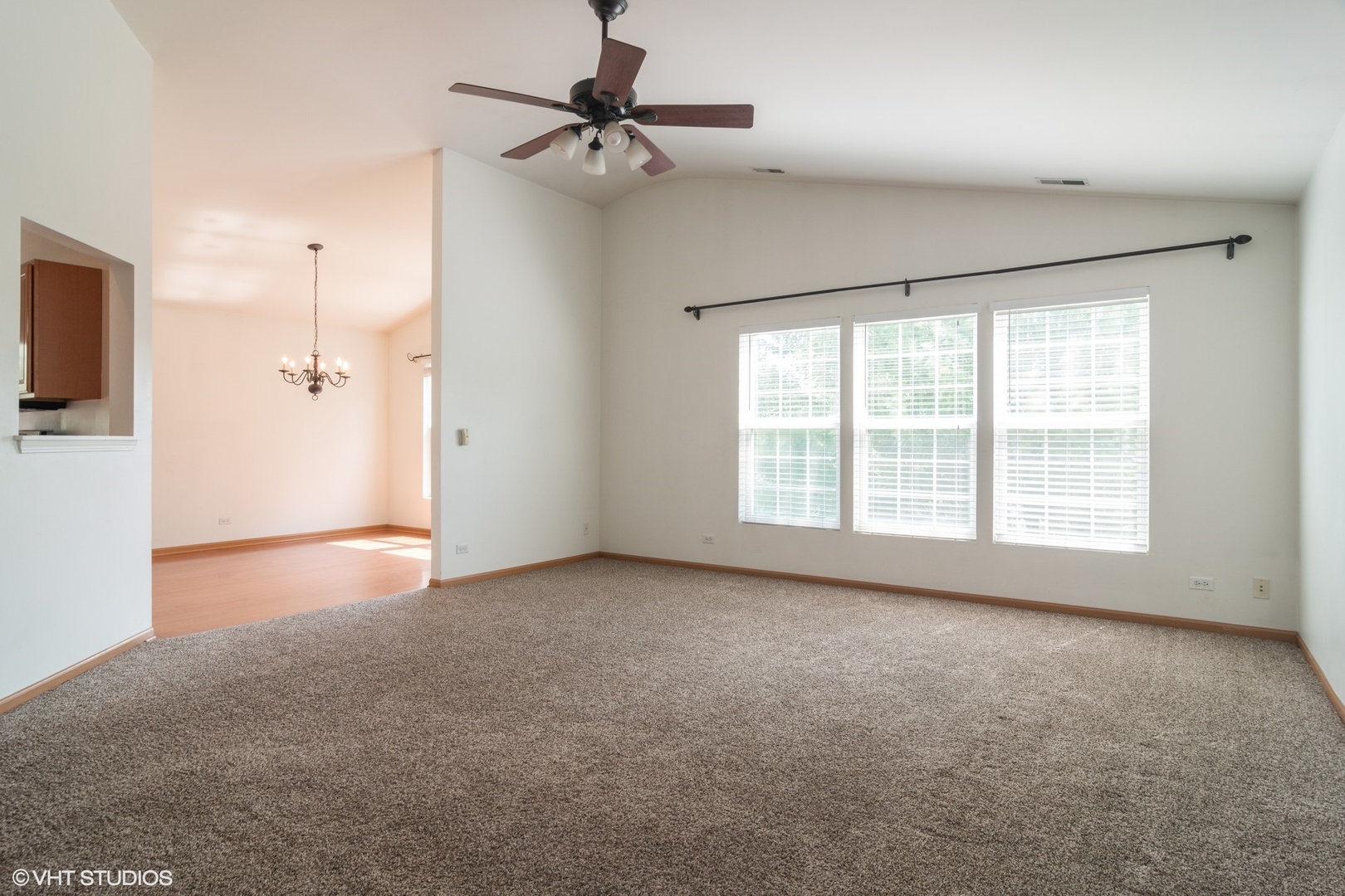 3126 Ollerton Avenue, Aurora, IL 60502