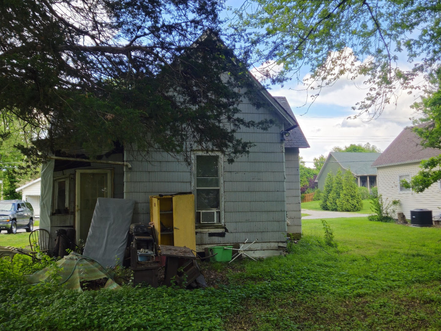926 Division Street, Charleston, IL 61920