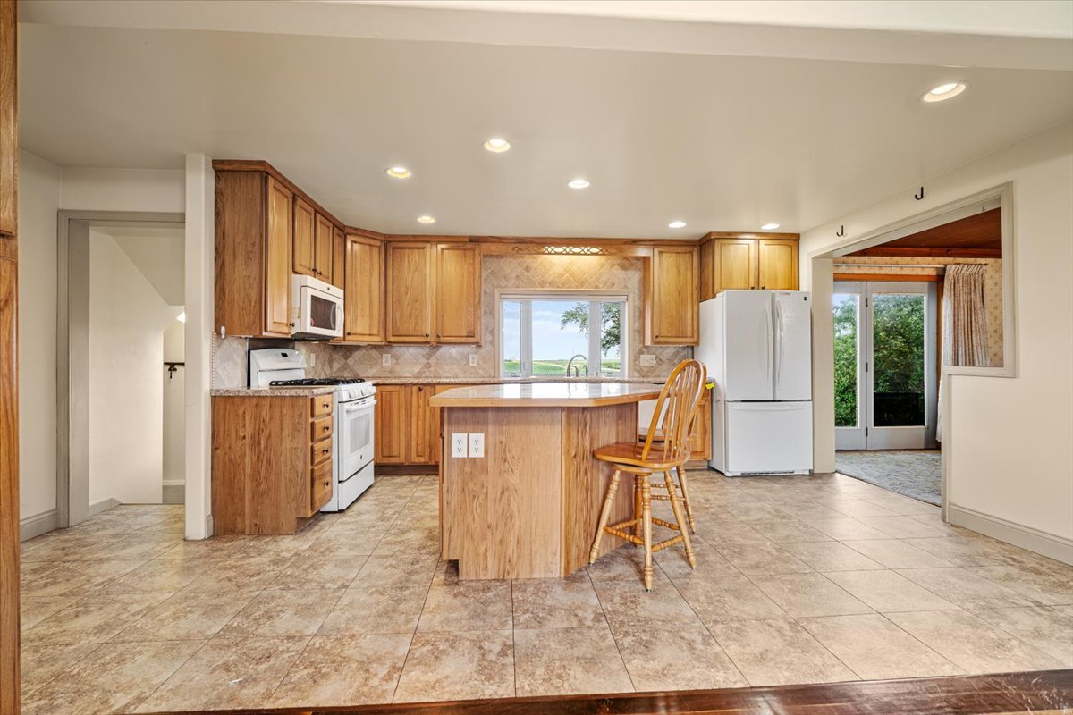 23875 E 00 N Road, Cropsey, IL 61731