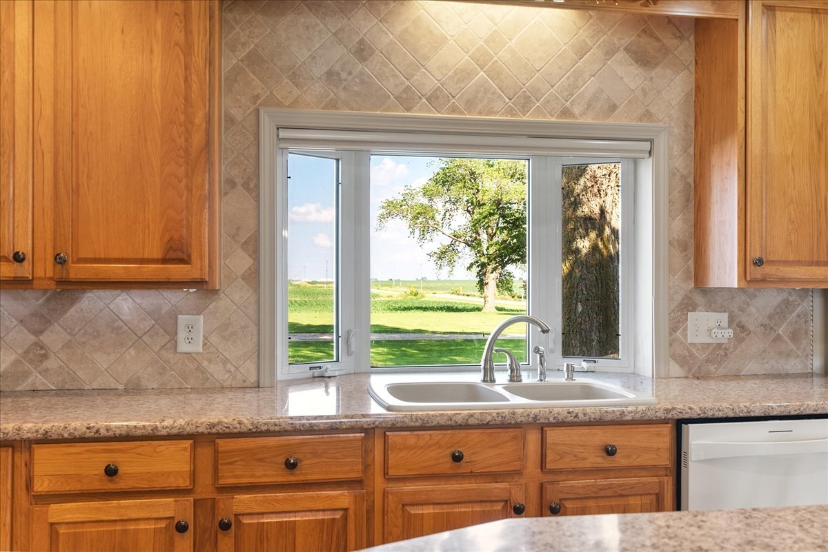 23875 E 00 N Road, Cropsey, IL 61731