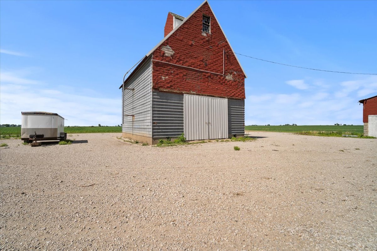 23875 E 00 N Road, Cropsey, IL 61731