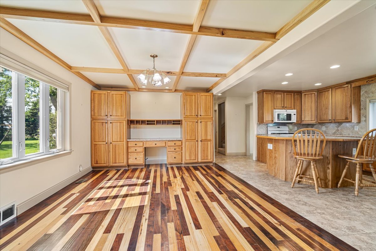 23875 E 00 N Road, Cropsey, IL 61731