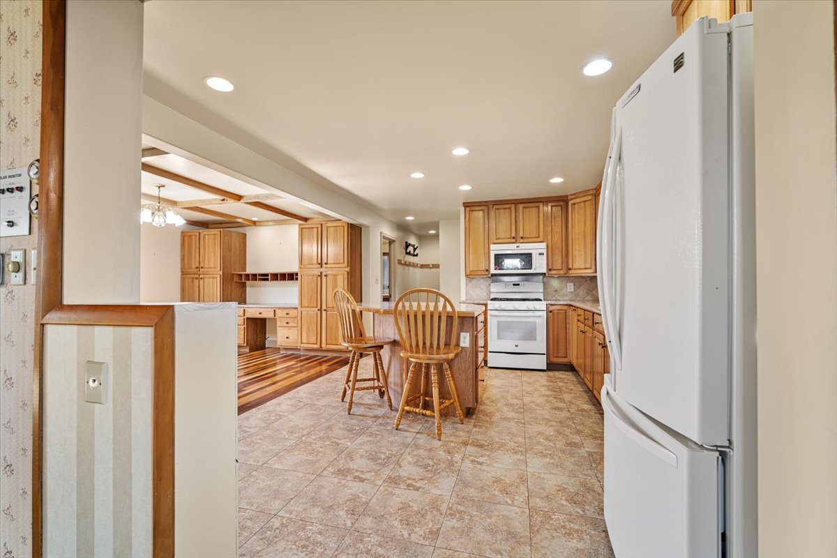 23875 E 00 N Road, Cropsey, IL 61731