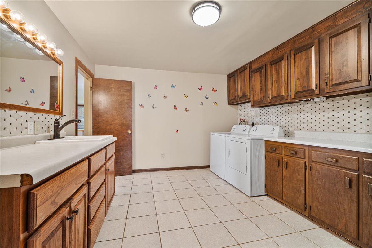 23875 E 00 N Road, Cropsey, IL 61731