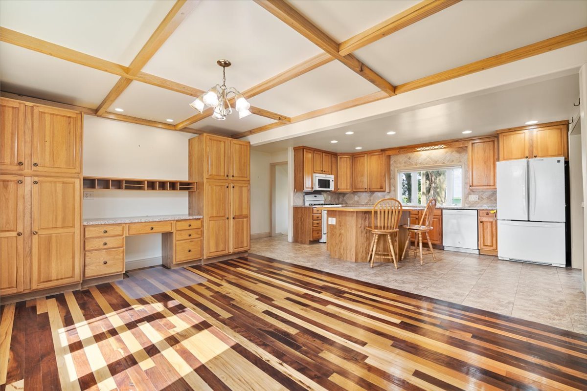 23875 E 00 N Road, Cropsey, IL 61731