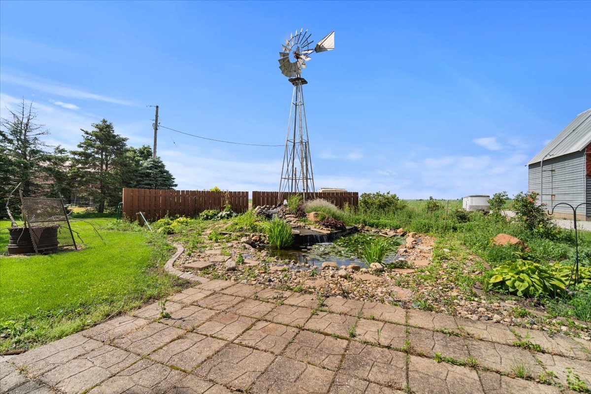 23875 E 00 N Road, Cropsey, IL 61731