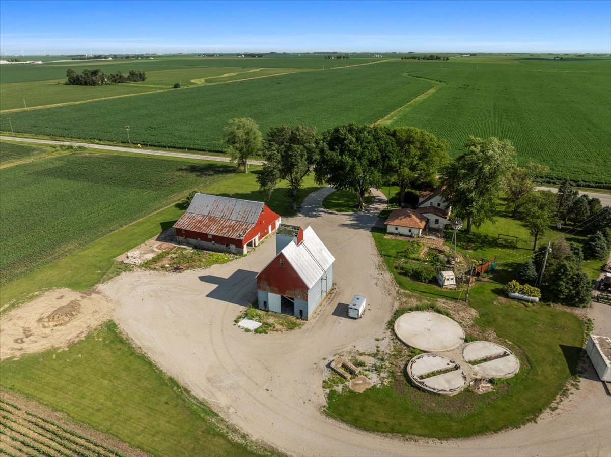 23875 E 00 N Road, Cropsey, IL 61731