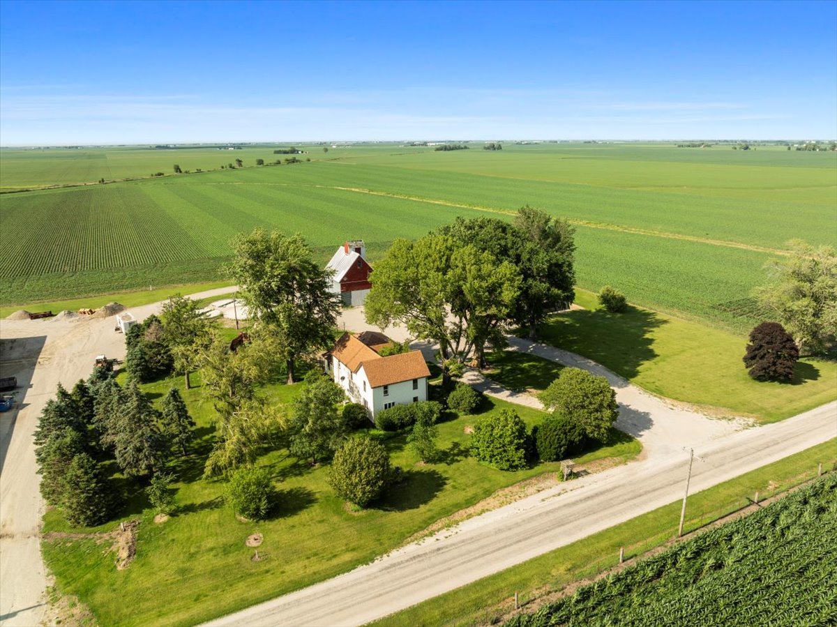 23875 E 00 N Road, Cropsey, IL 61731