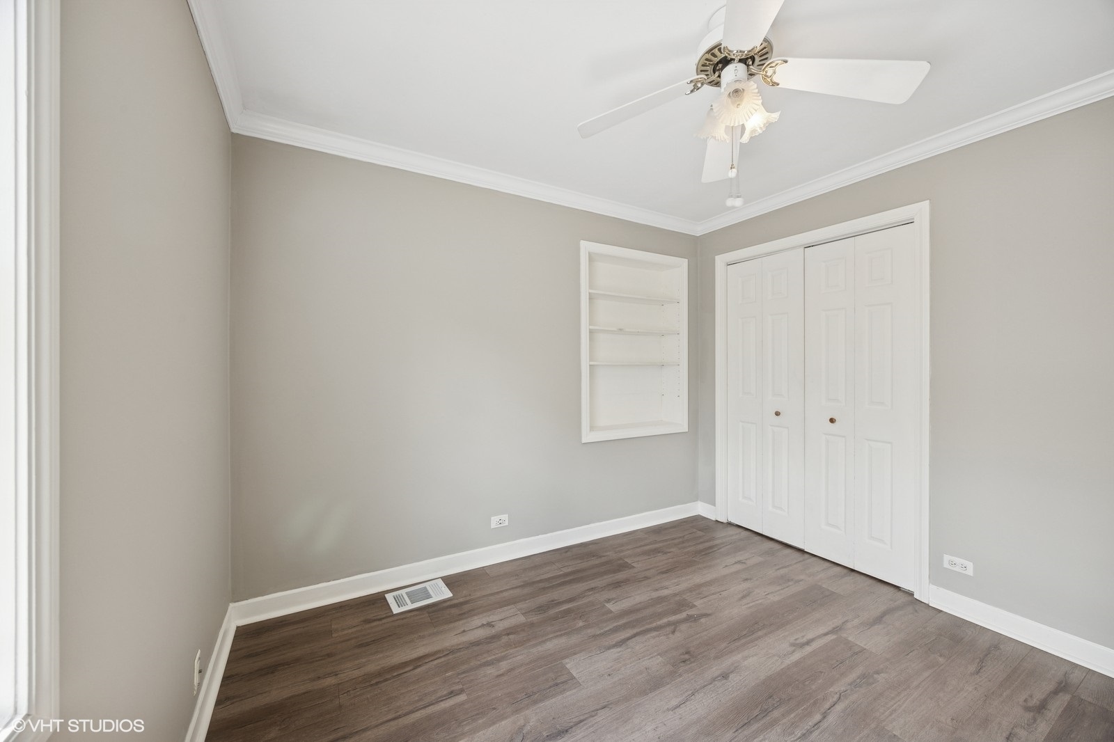 656 S York Street, Elmhurst, IL 60126