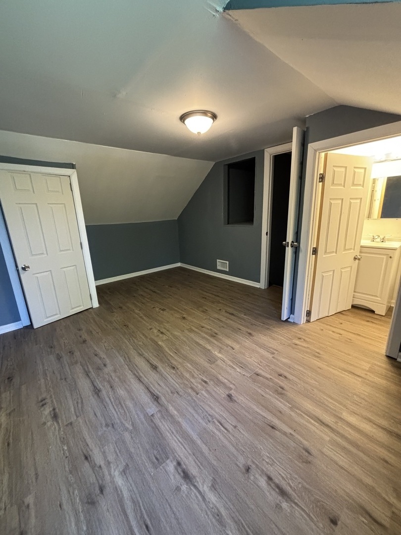 9713 S Oglesby Avenue, Chicago, IL 60617