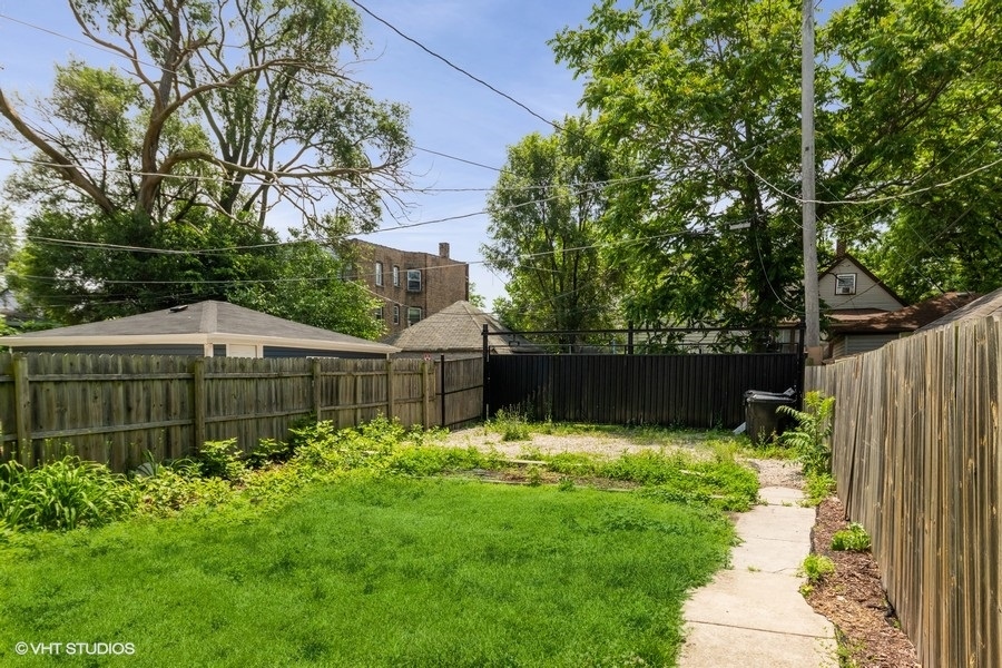1505 E 76th Place, Chicago, IL 60619