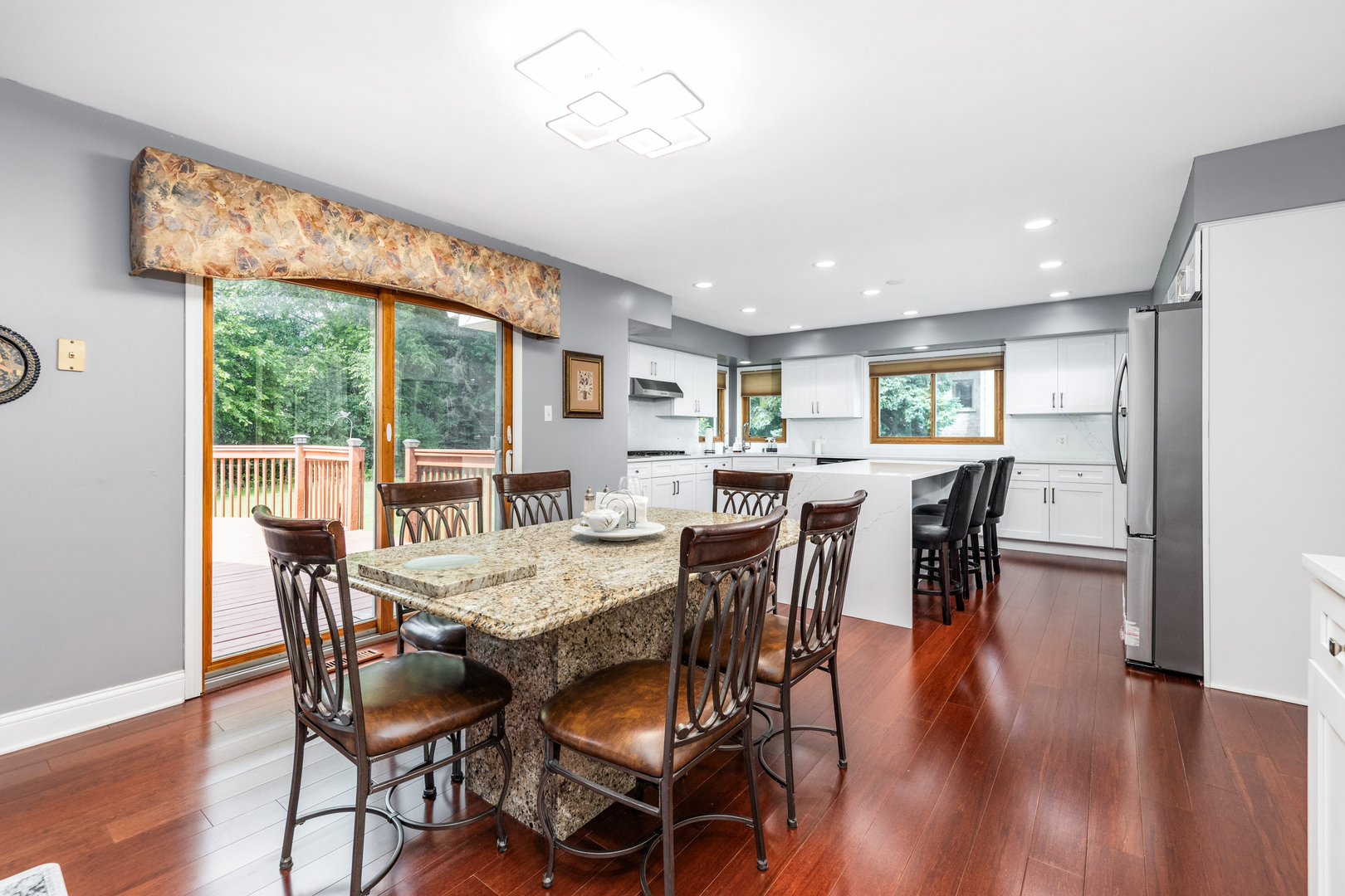 6722 Sweetbriar Lane, Darien, IL 60561