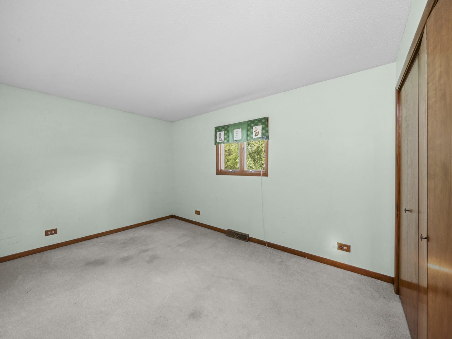 302 E Brown Street, Earlville, IL 60518