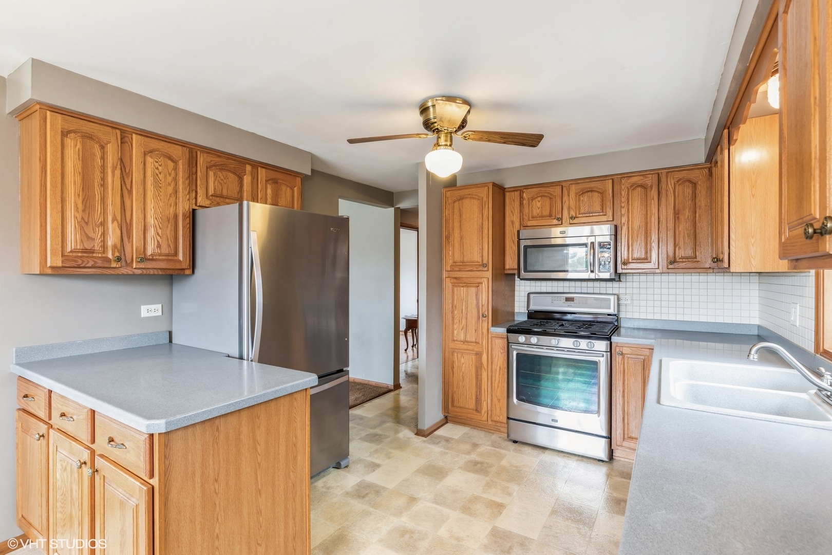 12746 S Marquette Avenue, Chicago, IL 60633
