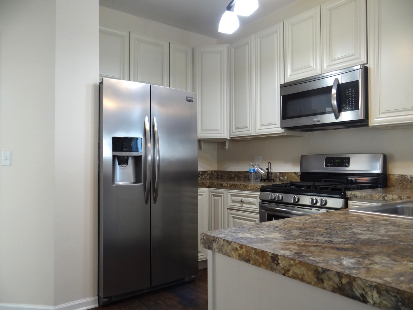 2818 Alameda Court, Naperville, IL 60564