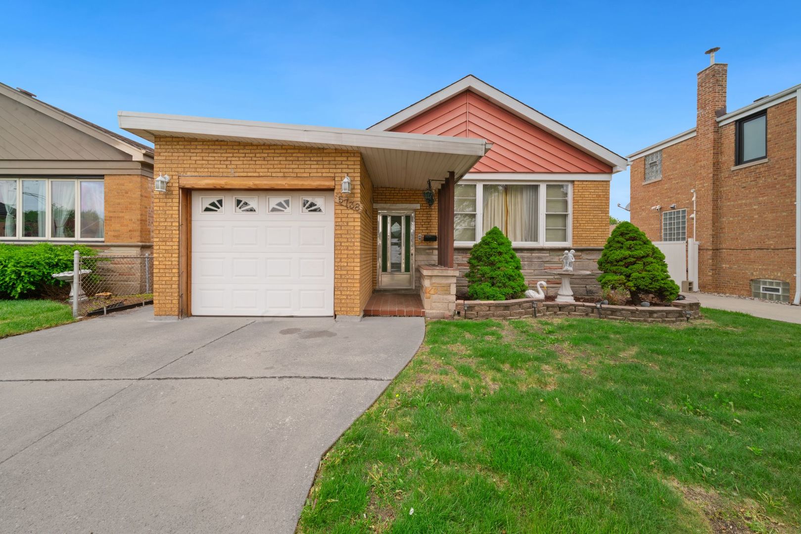 5738 S Newland Avenue, Chicago, IL 60638