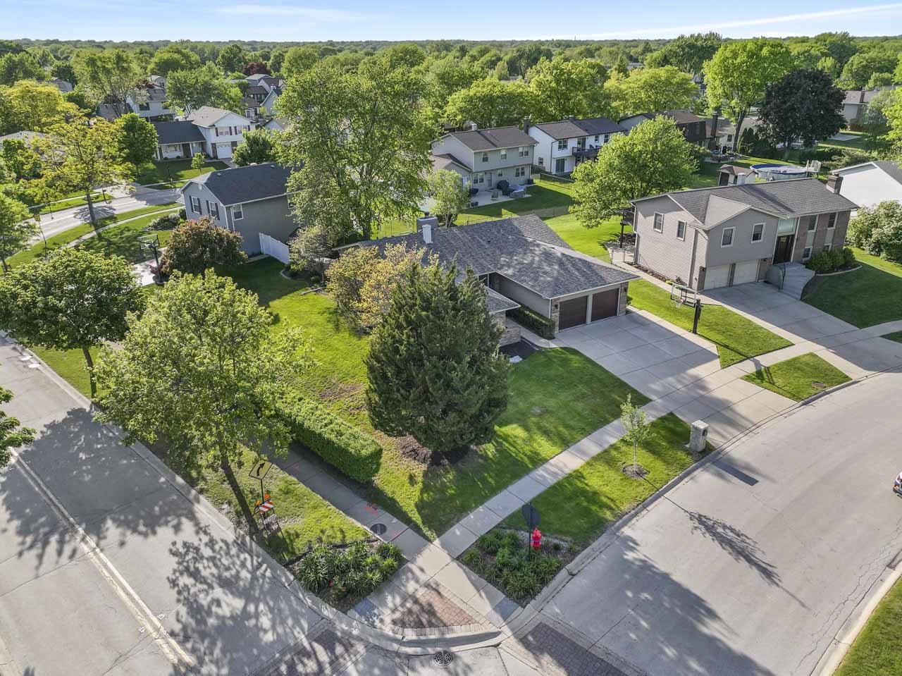 1680 Dakota Drive, Elk Grove Village, IL 60007