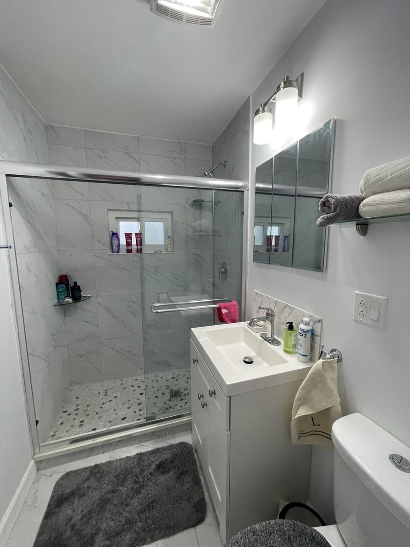 224 E 58TH Place, Westmont, IL 60559