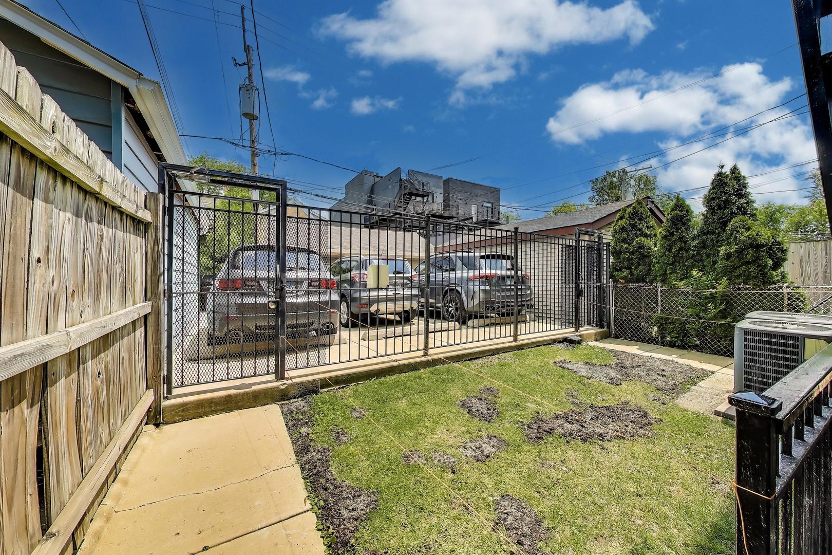 847 N Damen Avenue #2R, Chicago, IL 60622