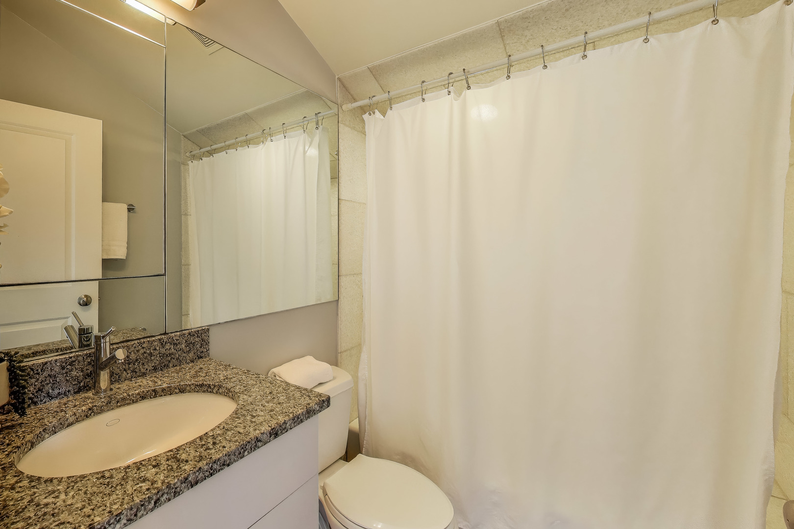 847 N Damen Avenue #2R, Chicago, IL 60622