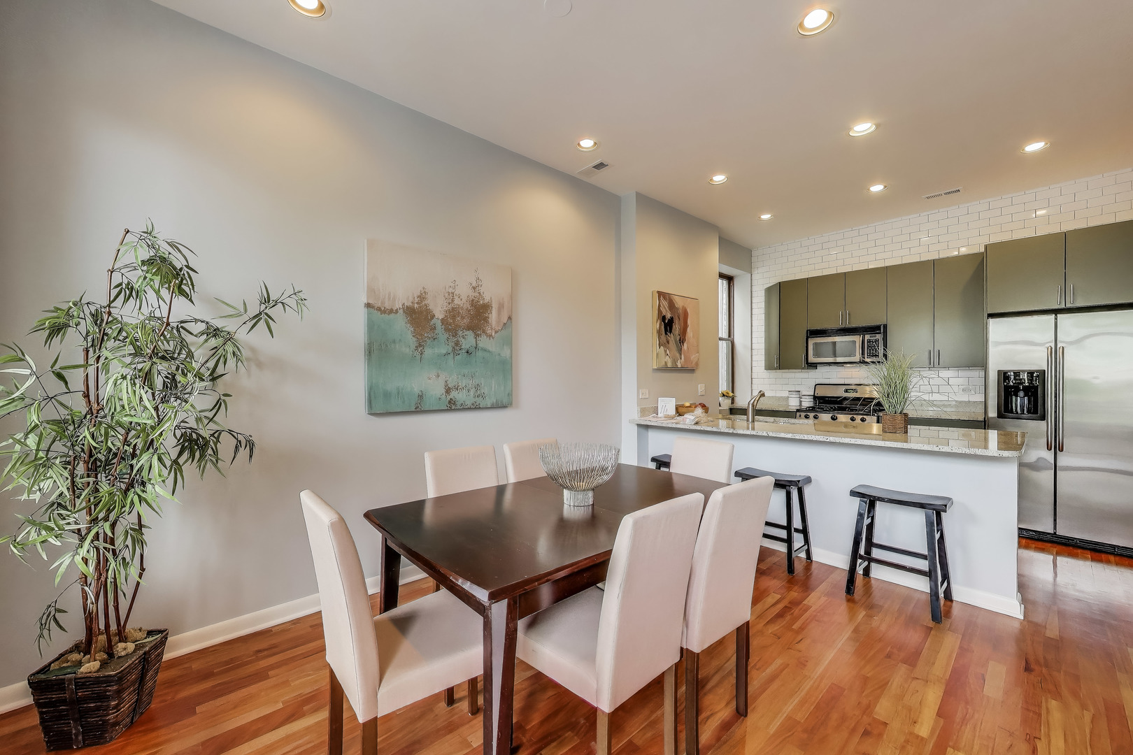 847 N Damen Avenue #2R, Chicago, IL 60622