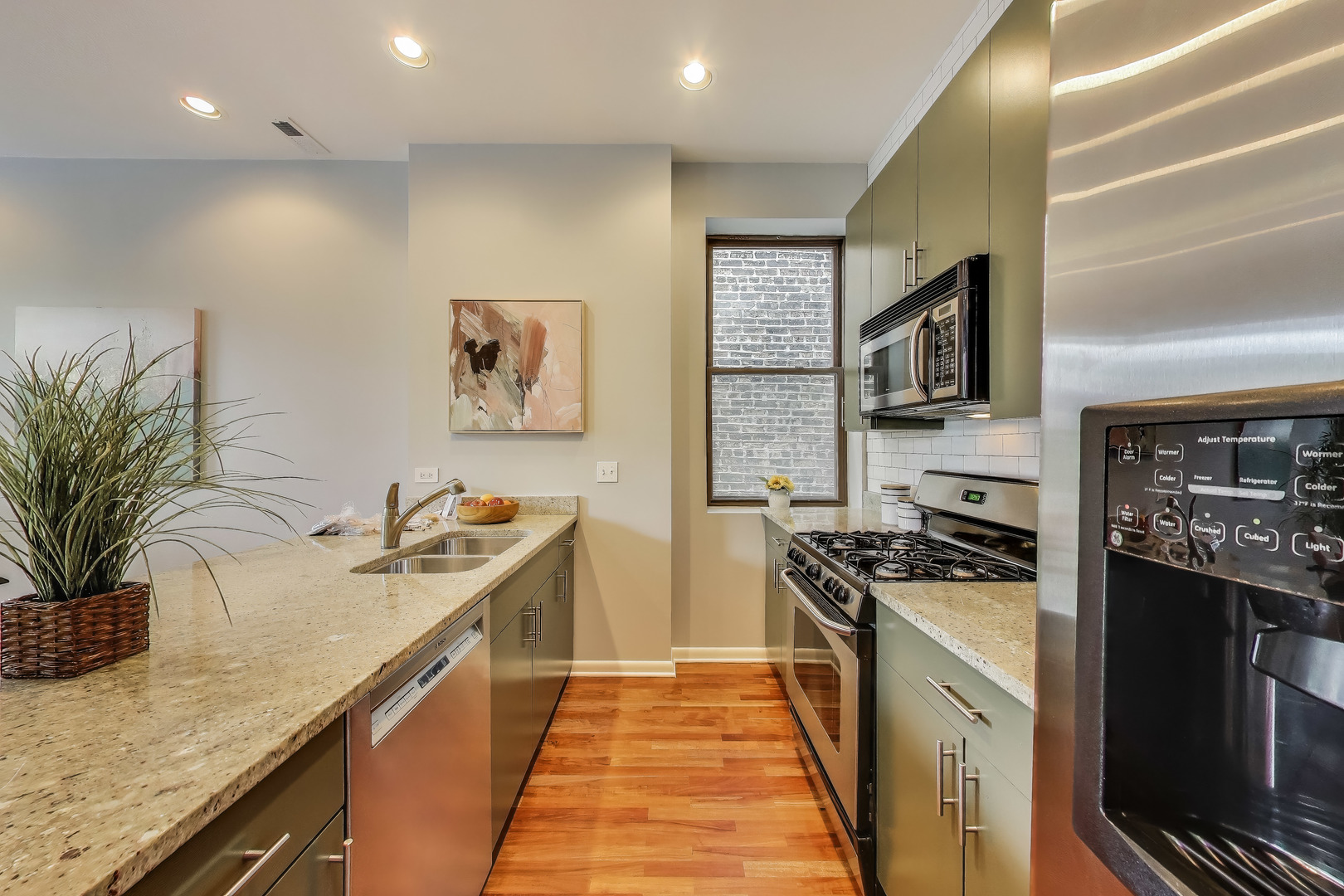 847 N Damen Avenue #2R, Chicago, IL 60622